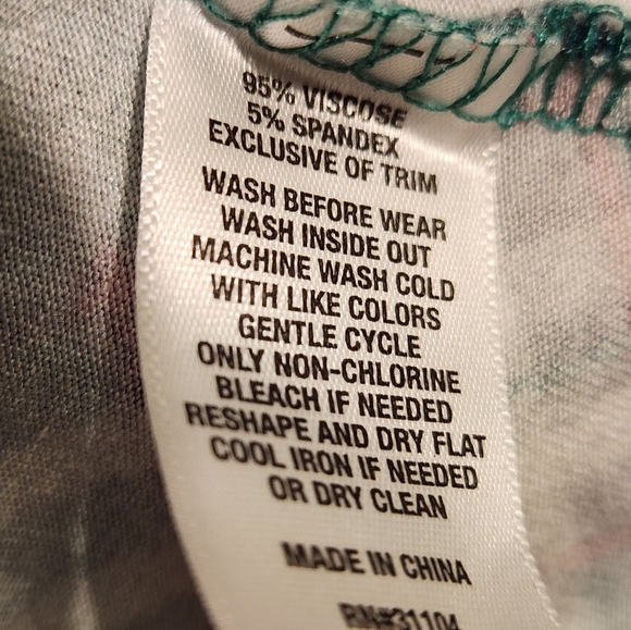 Kim Rogers Romy Green Red Boxy 3/4 Sleeve Blouse M High Low Hem - Picture 5 of 7